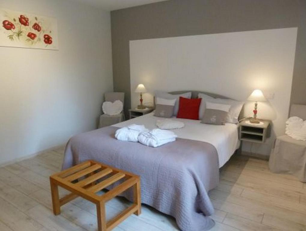 Chambres D'Hotes De La Junchere Saint-Hilaire-de-Court Номер фото